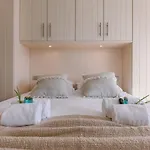 Casiola - Lovely And Open On Prime Location