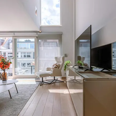 Huswell - Lovely And Open On Prime Location