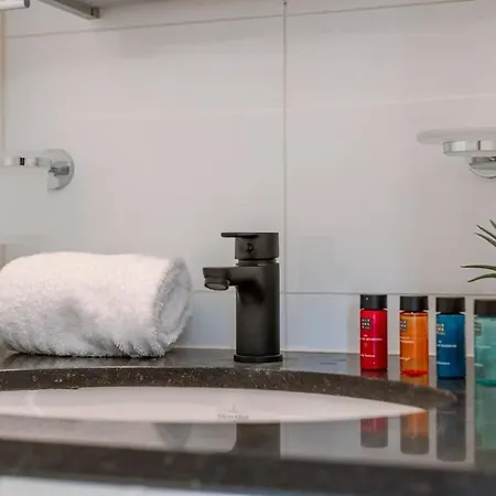 アパート Huswell - Lovely And Open On Prime Location クノック・ヘイスト