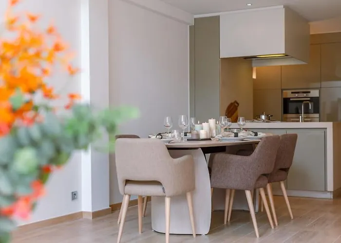 Huswell - Lovely And Open On Prime Location