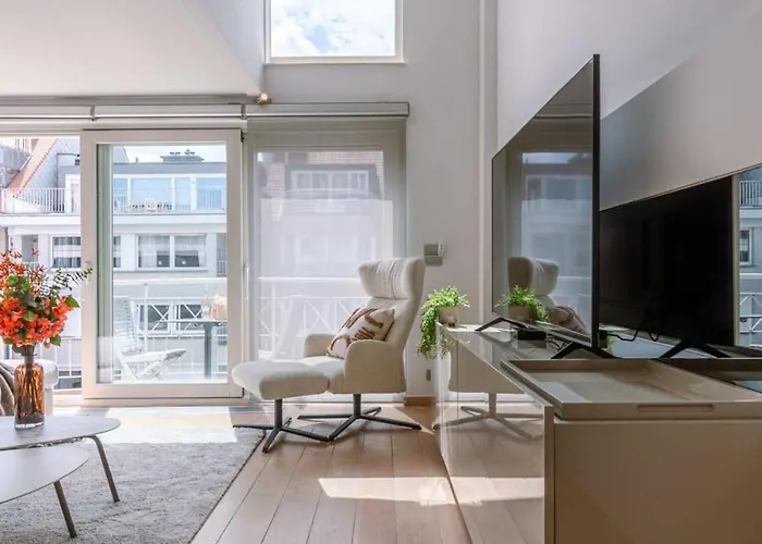 Huswell - Lovely And Open On Prime Location