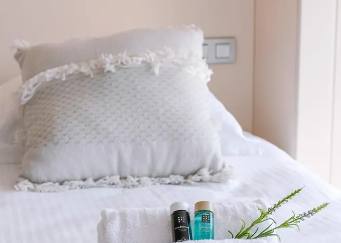 Huswell - Lovely And Open On Prime Location *