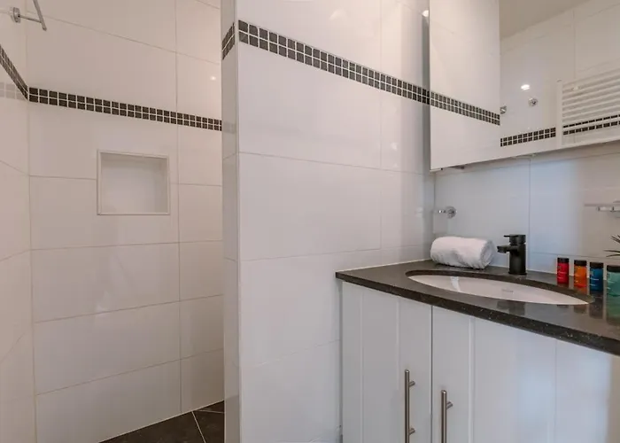 Huswell - Lovely And Open On Prime Location דירה *